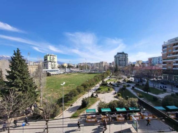 Tirane, shitet apartament 2+1+A+BLK Kati 3, 90 m² 130.000 Euro (Rruga Komuna e Parisit)