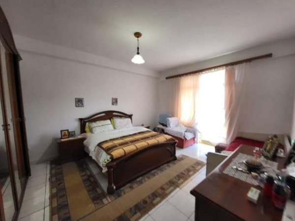 Tirane, shitet apartament 2+1+A+BLK Kati 3, 90 m² 130.000 Euro (Rruga Komuna e Parisit)