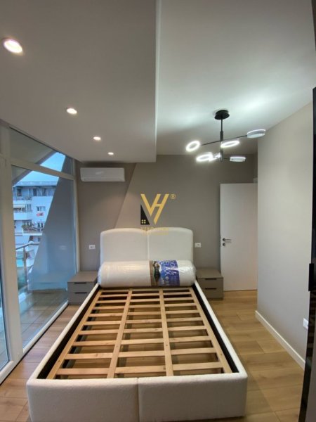 Tirane, jepet me qera apartament 1+1+Ballkon Kati 7, 70 m² 650 EURO KOMUNA E PARISIT