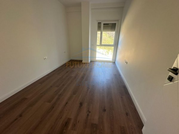 Tirane, shitet apartament 4+1+Ballkon Kati 3, 288 m² 520.000 € (Rose Garden Residence, Teg, Tiranë.)