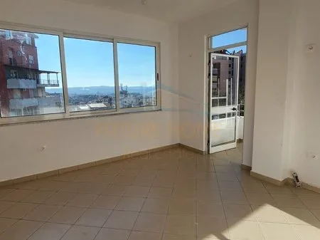 Tirane, shitet apartament 1+1 Kati 4, 64 m² 