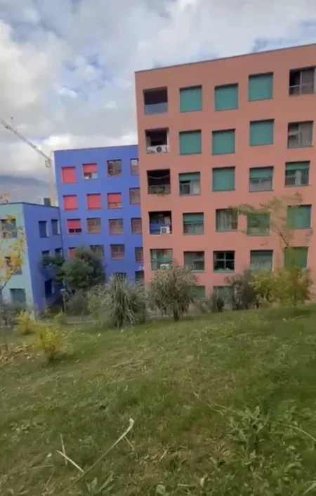 Tirane, shitet garsonier 2+1+Ballkon Kati 3, 33 m² 56.700 € (Rruga Jordan Misja)