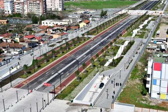 Tirane, jepet me qera apartament 1+1 Kati 2, 40 m² 350 € (STACIONI I TRENIT)