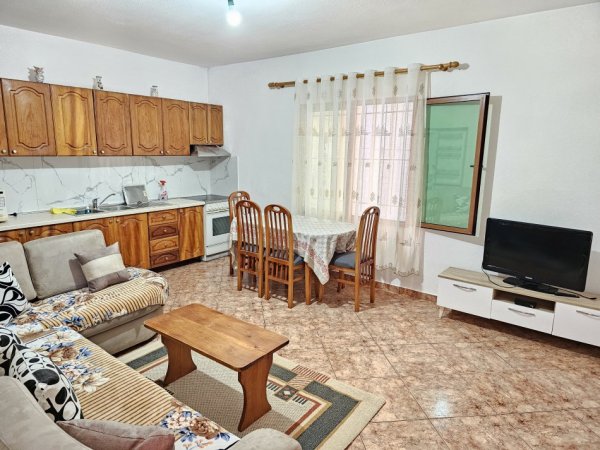 Tirane, jepet me qera apartament 2+1+Ballkon , 97 m² 400 € (Don bosko)