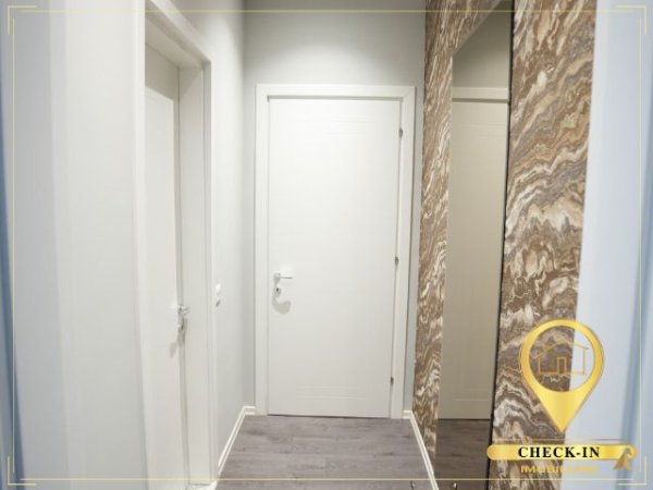 Tirane, jepet me qera apartament 1+1+Aneks+Ballkon Kati 4, 70 m² 1.200 € (Rruga e Kavajes)