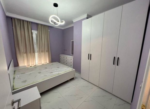 Tirane, jepet me qera apartament 1+1+Ballkon Kati 4, 66 m² 450 € (5 Maji)