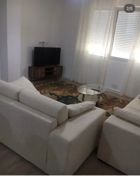 Tirane, shes apartament 1+1+Ballkon Kati 4, 71 m² 145.000 € (Rr. E kroit te Kopshti Zoologjik)