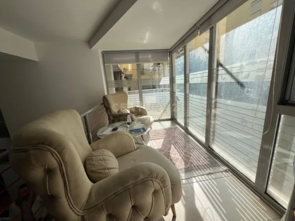 Tirane, shitet apartament duplex Kati 1, 142 m² 130.000 € 