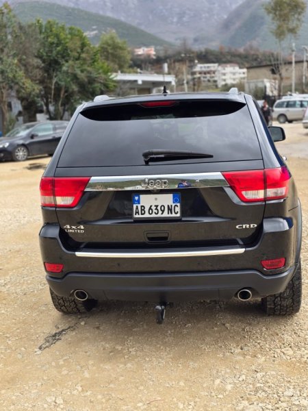 Tirane, shes Jeep Grand Cherokee 3.0 nafte viti 2012 automat Nafte, e zeze automatik Klima 11.500 €