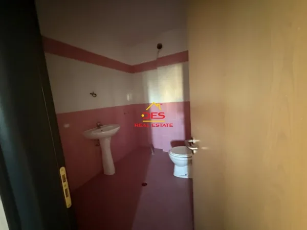 Vlore, shitet apartament 2+1+Ballkon Kati 2, 118 m² 200.000 € (Rruga Çamëria)