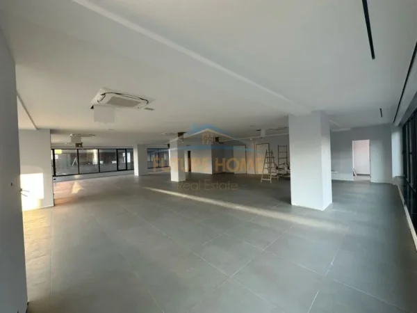 Tirane, jepet me qera zyre , 300 m² 5.500 € (KOMPLEKSI DELIJORGJI)