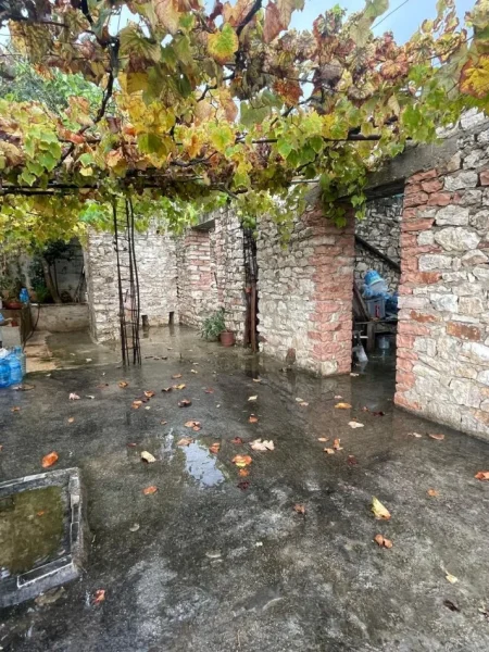 Sarande, shes shtepi 2 Katshe Kati 0, 300 m² 250.000 € (Shitet "Shtëpi Private 2 katëshe " Sarande)