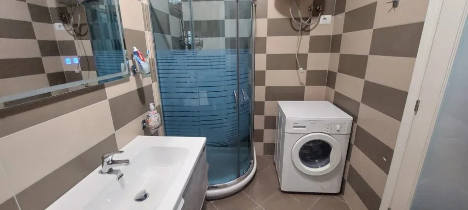 Tirane, jepet me qera apartament 2+1+Ballkon , 90 m² 790 € (Myslym Shyri)