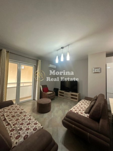 Tirane, jepet me qera apartament 1+1+Ballkon Kati 3, 70 m² 500 € (Pazari i Ri)