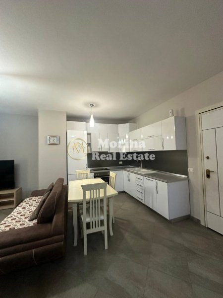 Tirane, jepet me qera apartament 1+1+Ballkon Kati 3, 70 m² 500 € (Pazari i Ri)