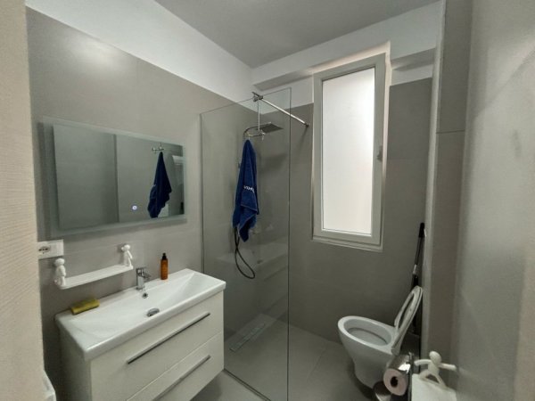 Tirane, jepet me qera apartament 2+1+Aneks+Ballkon Kati 4, 550 € (fusha e aviacionit)