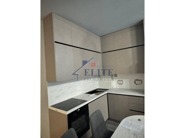Tirane, jepet me qera apartament 1+1+Ballkon Kati 7, 65 m² 600 € (Don Bosko)