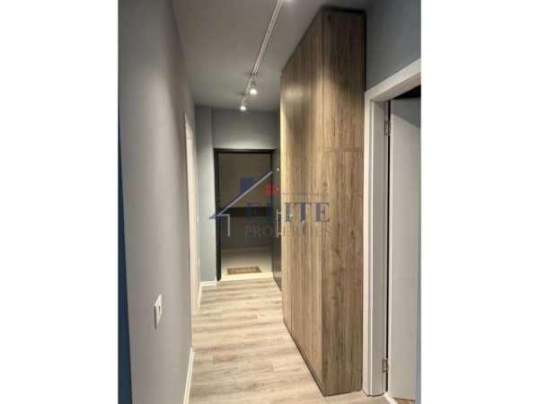 Tirane, jepet me qera apartament 1+1+Ballkon Kati 7, 65 m² 600 € (Don Bosko)