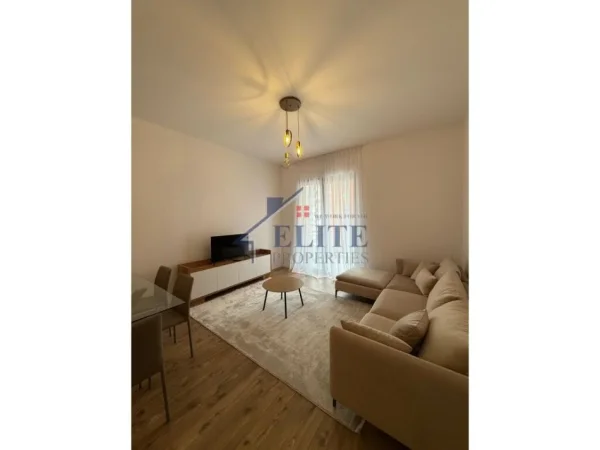 Tirane, jepet me qera apartament 1+1+Ballkon Kati 3, 78 m² 700 € (Kompleksi Delijorgji)