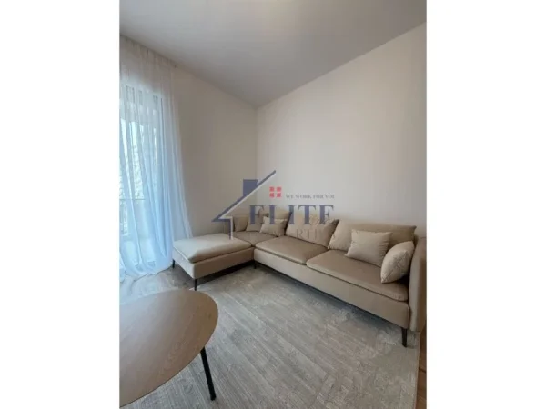 Tirane, jepet me qera apartament 1+1+Ballkon Kati 3, 78 m² 700 € (Kompleksi Delijorgji)