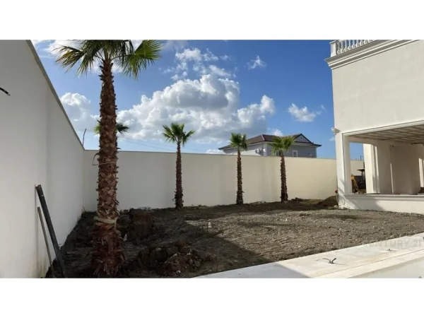 Tirane, shitet Vile 2 Katshe , 914 m² 680.000 € (Mjull Bathore)