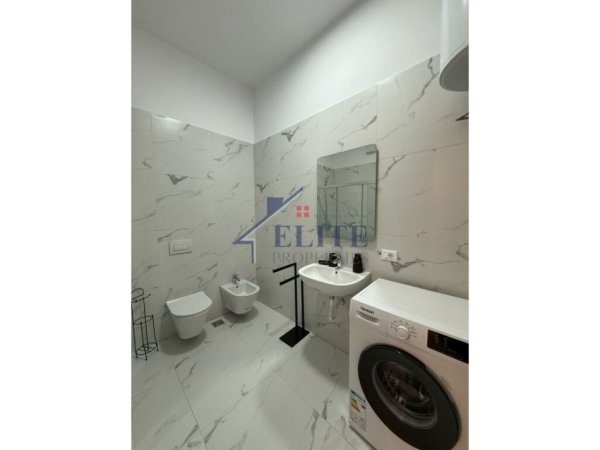Tirane, jepet me qera apartament 1+1+Ballkon Kati 3, 78 m² 700 € (Kompleksi Delijorgji)