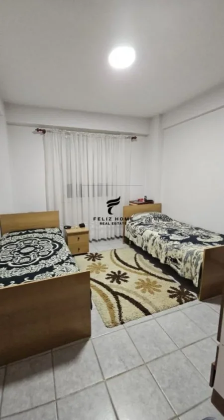 Tirane, jepet me qera apartament 3+1+Ballkon Kati 8, 144 m² 700 € (RRUGA FORTUZI)