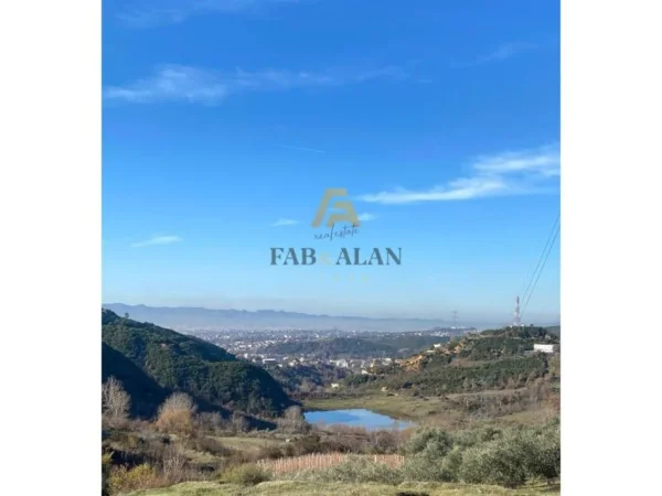 Tirane, shitet toke , 14.000 m² 1.400.000 € (Liqeni i Tufines)