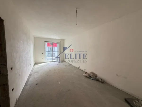 Tirane, shitet apartament 2+1+Ballkon Kati 5, 110 m² 121.011 € (Paskuqan)