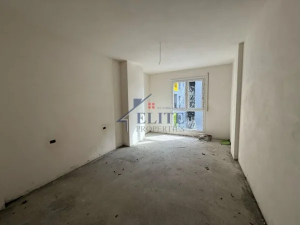 Tirane, shitet apartament 2+1+Ballkon Kati 5, 110 m² 121.011 € (Paskuqan)