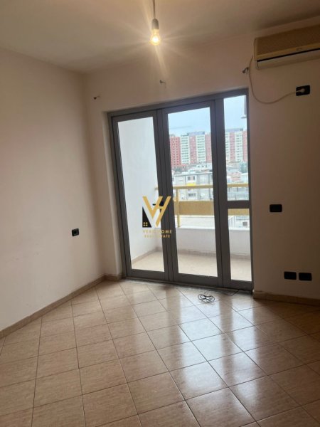 Tirane, jepet me qera apartament 2+1+Ballkon Kati 7, 100 m² 500 € (RRUGA E KAVAJES)