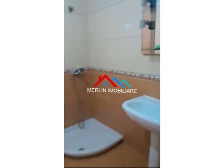 Tirane, jepet me qera apartament 2+1+Ballkon Kati 4, 97 m² 450 € (RRUGA LONI LIGORI)
