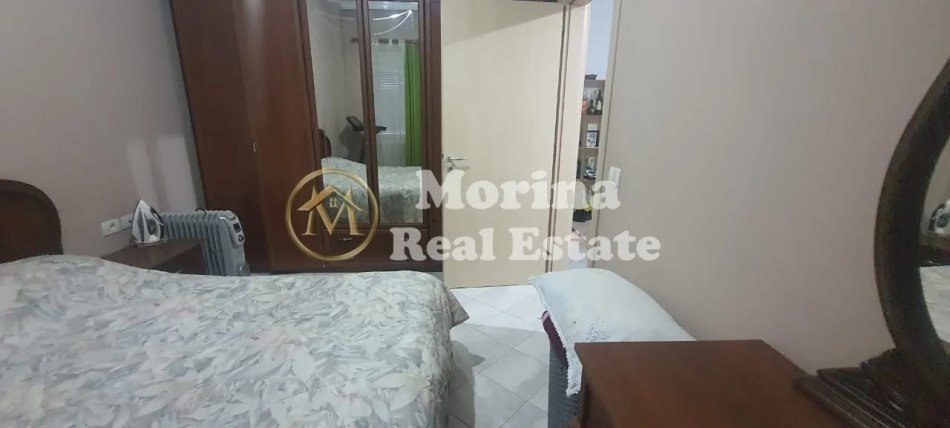Tirane, jepet me qera apartament 1+1 Kati 4, 65 m² 300 € (Fresku)