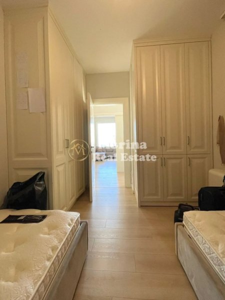 Tirane, jepet me qera apartament 3+1 Kati 3, 135 m² 1.100 € (Kopshti Botanik)