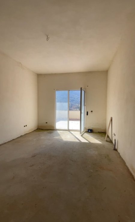 Shqiperi, shitet apartament 3+1+Ballkon Kati 3, 205 m² 250.000 € (Kopshti zoologjik)