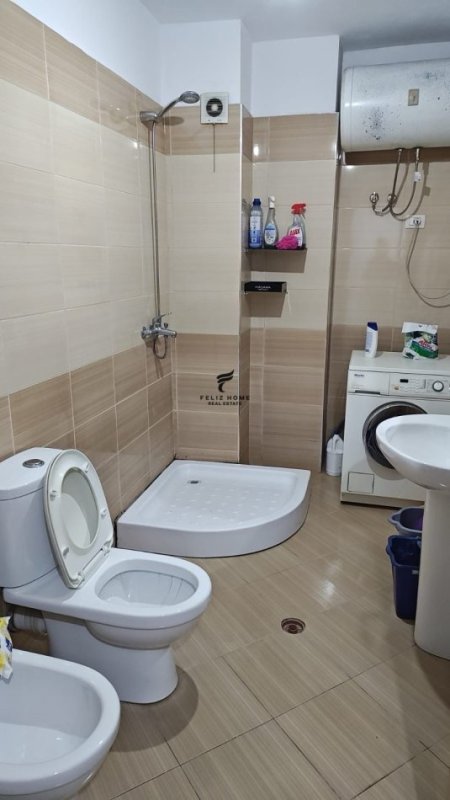 Tirane, jepet me qera apartament 1+1+Ballkon Kati 6, 65 m² 400 € (ASTIR)
