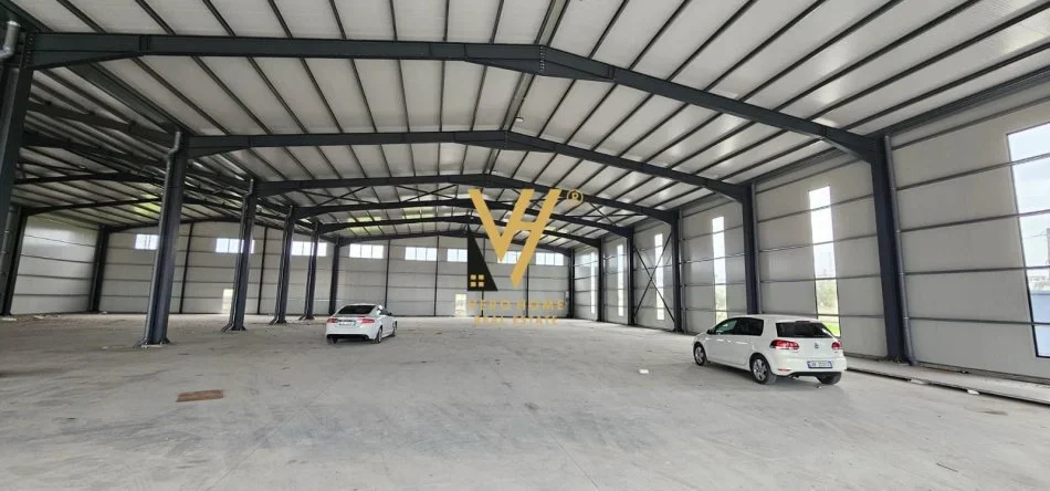 Durres, jepet me qera magazine Kati 0, 2.021 m² 5.000 € (SHEN AVLASH)