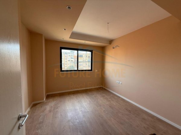 ALF50316 Tirane, shitet apartament 2+1 Kati 3, 117 m² 320.000 € (Rruga e Durresit)