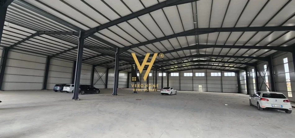 Durres, jepet me qera magazine Kati 0, 900 m² 2.500 € (SHEN AVLASH)