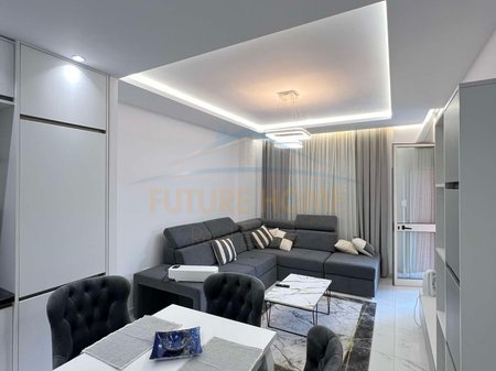 Tirane, jepet me qera apartament 1+1 Kati 2, 63 m² 550 € (UNAZA E RE)