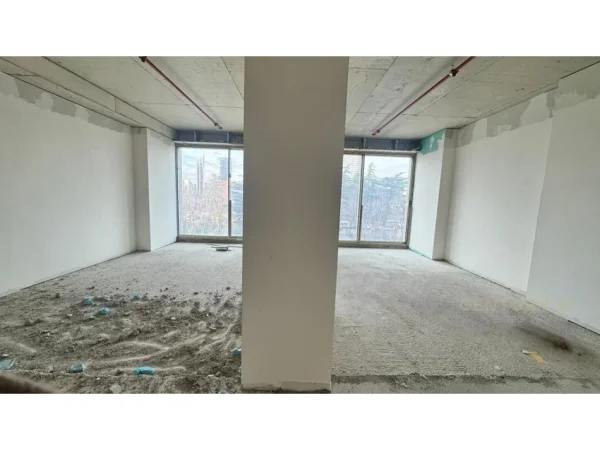 Tirane, jap me qera ambjent biznesi , 77 m² 3.500 € (Downtown One, Rruga e Elbasanit)