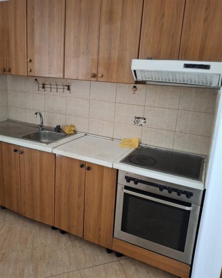 Tirane, jepet me qera apartament 1+1+Ballkon Kati 5, 60 m² 320 € (Fresk prane Bunkart,Rr.Muhamed Deliu)