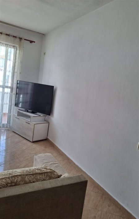 Tirane, jepet me qera apartament 1+1+Ballkon Kati 5, 60 m² 320 € (Fresk prane Bunkart,Rr.Muhamed Deliu)