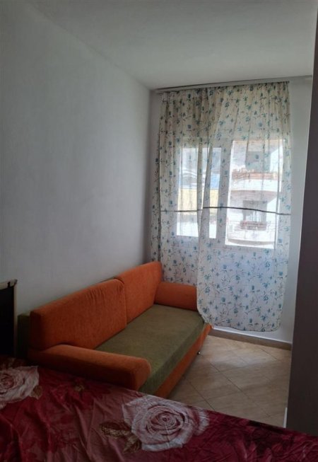 Tirane, jepet me qera apartament 1+1+Ballkon Kati 5, 60 m² 320 € (Fresk prane Bunkart,Rr.Muhamed Deliu)