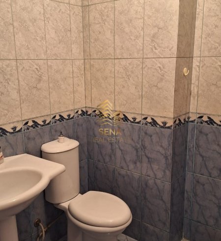 Tirane, jepet me qera apartament 2+1+Ballkon Kati 3, 107 m² 350 € (Rruga Shefqet Kuka)