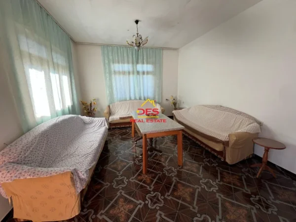 Vlore, shitet shtepi 2+1+Ballkon Kati 0, 243 m² 90.000 € (Armen, Vlorë)