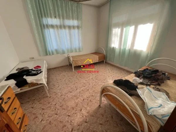 Vlore, shitet shtepi 2+1+Ballkon Kati 0, 243 m² 90.000 € (Armen, Vlorë)