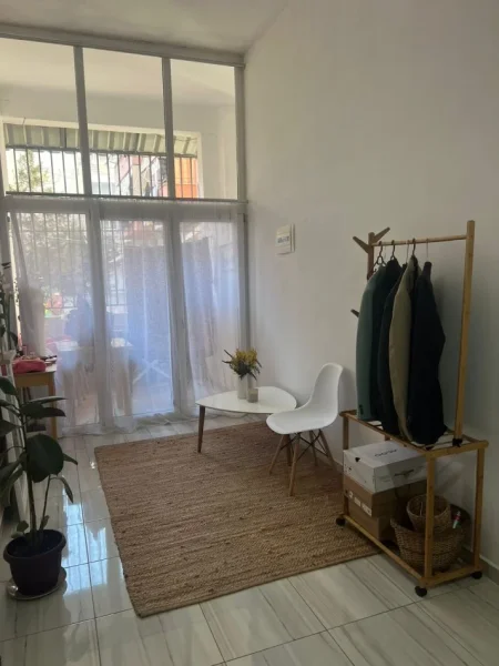 Tirane, shes apartament duplex 1+1+Ballkon Kati 0, 75 m² 78.000 € (Rruga 5 Maji)