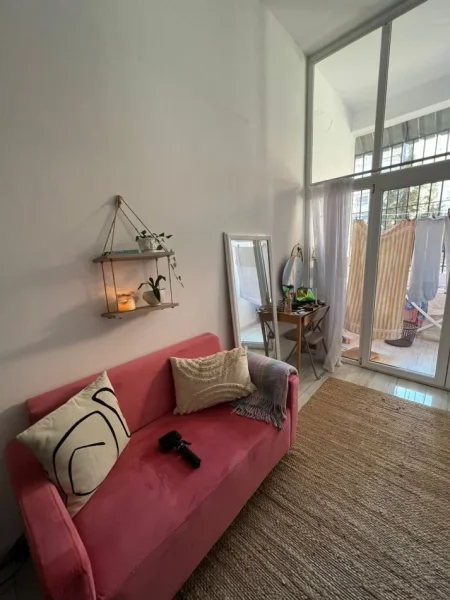 Tirane, shes apartament duplex 1+1+Ballkon Kati 0, 75 m² 78.000 € (Rruga 5 Maji)