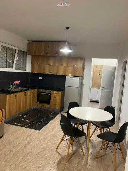 Tirane, shes apartament 1+1+Ballkon Kati 4, 72 m² 142.000 € (kopshti zoologjik)
